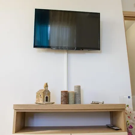 Lela Apartment *
