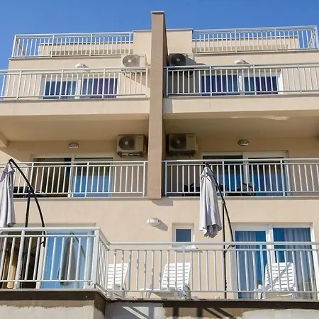 Lela Apartment Duba